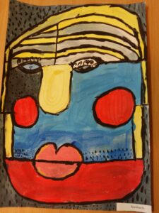 600x800.00 00 16 13.Still500