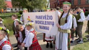 800x450.00 01 46 21.Still027