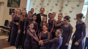 800x450.00 02 44 00.Still044