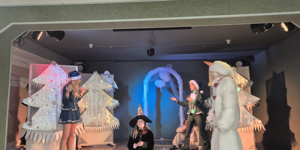 Šventinę nuotaiką kūrė nuotaikingi kalėdiniai spektakliai 3