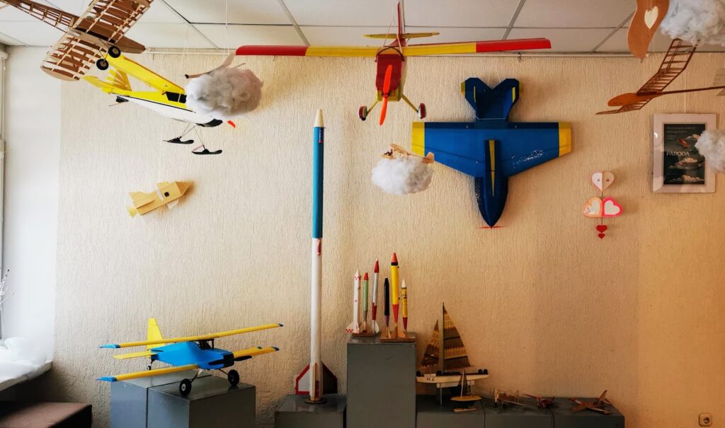 kai rankos kuria skrydį 1